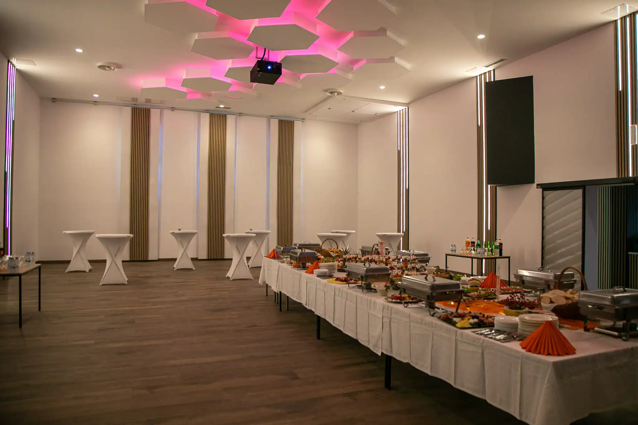 20240927-18_22_51__ZVMK3328 20240927-18_22_51__ZVMK3328