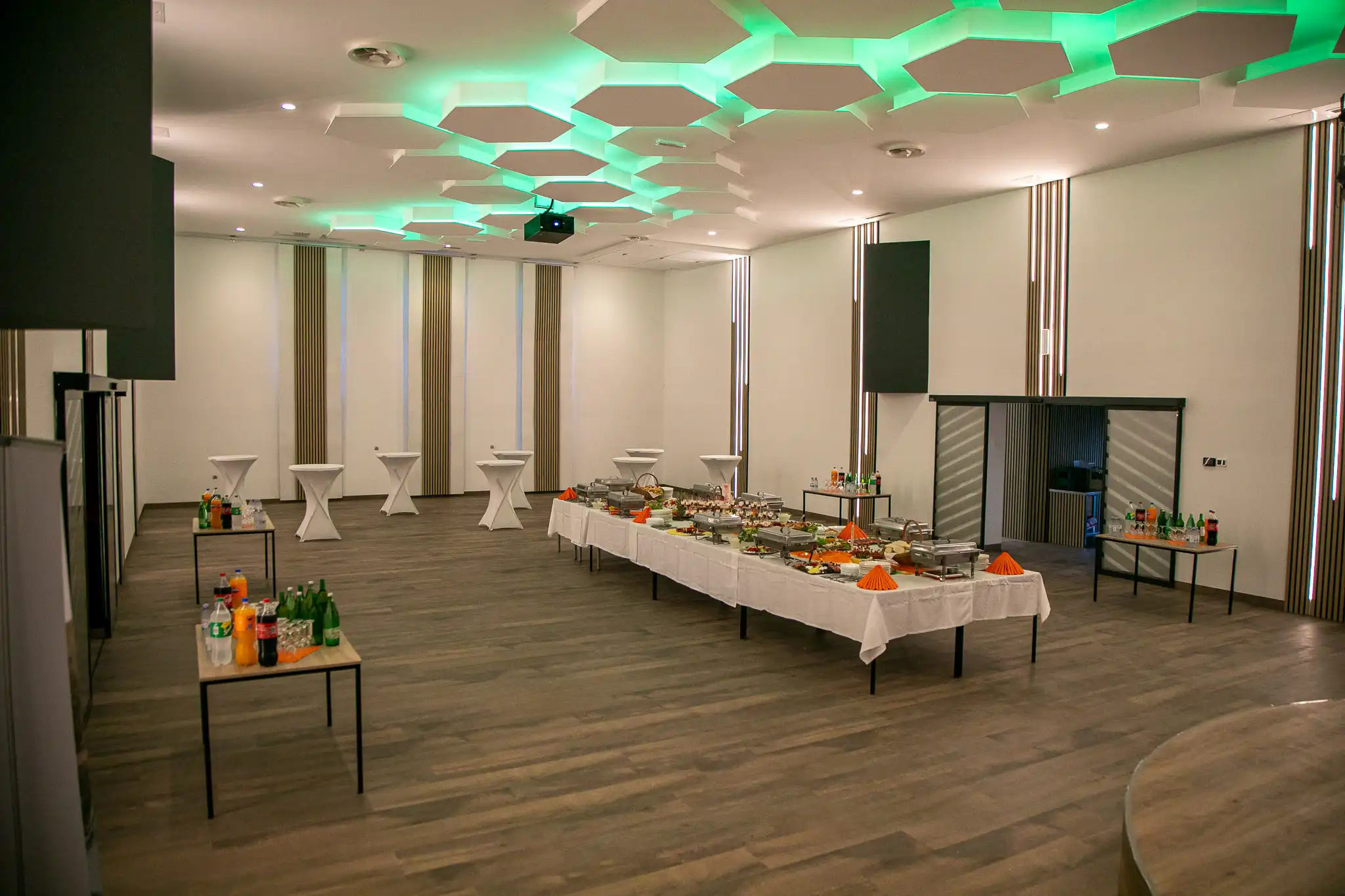 20240927-18_23_31__ZVMK3338 20240927-18_23_31__ZVMK3338