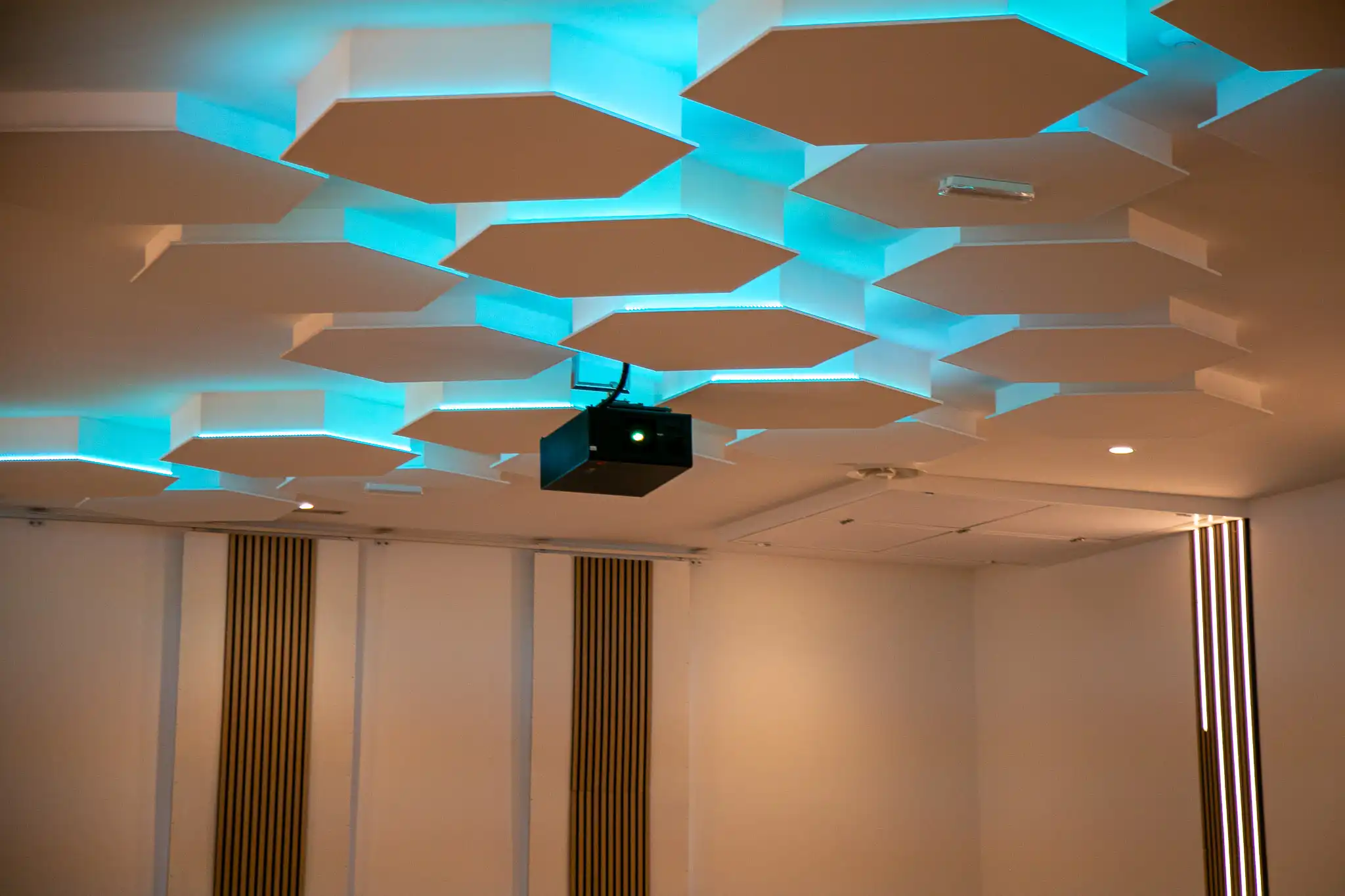 20240927-18_23_39__ZVMK3345 20240927-18_23_39__ZVMK3345