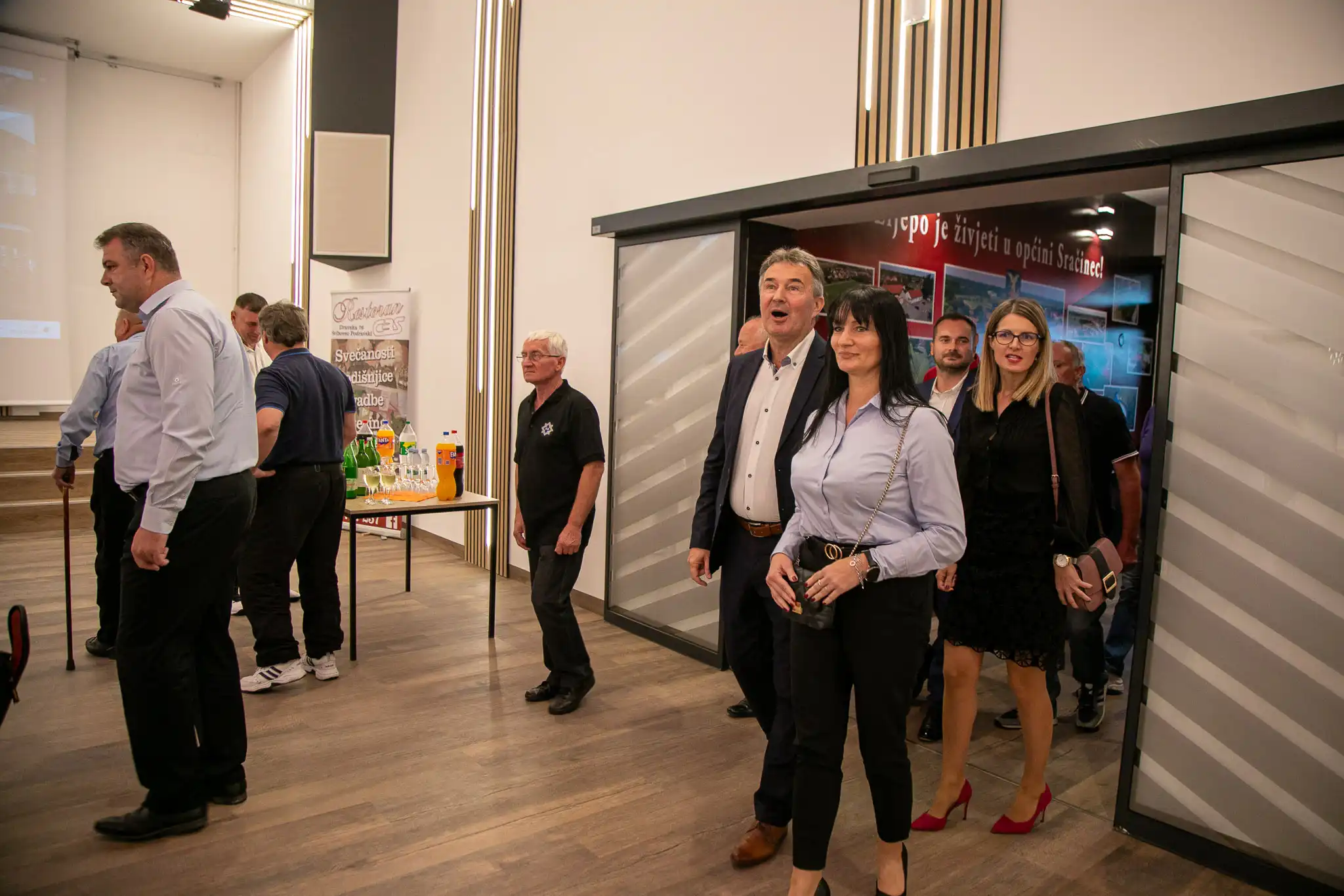 20240927-18_25_07__ZVMK3369 20240927-18_25_07__ZVMK3369