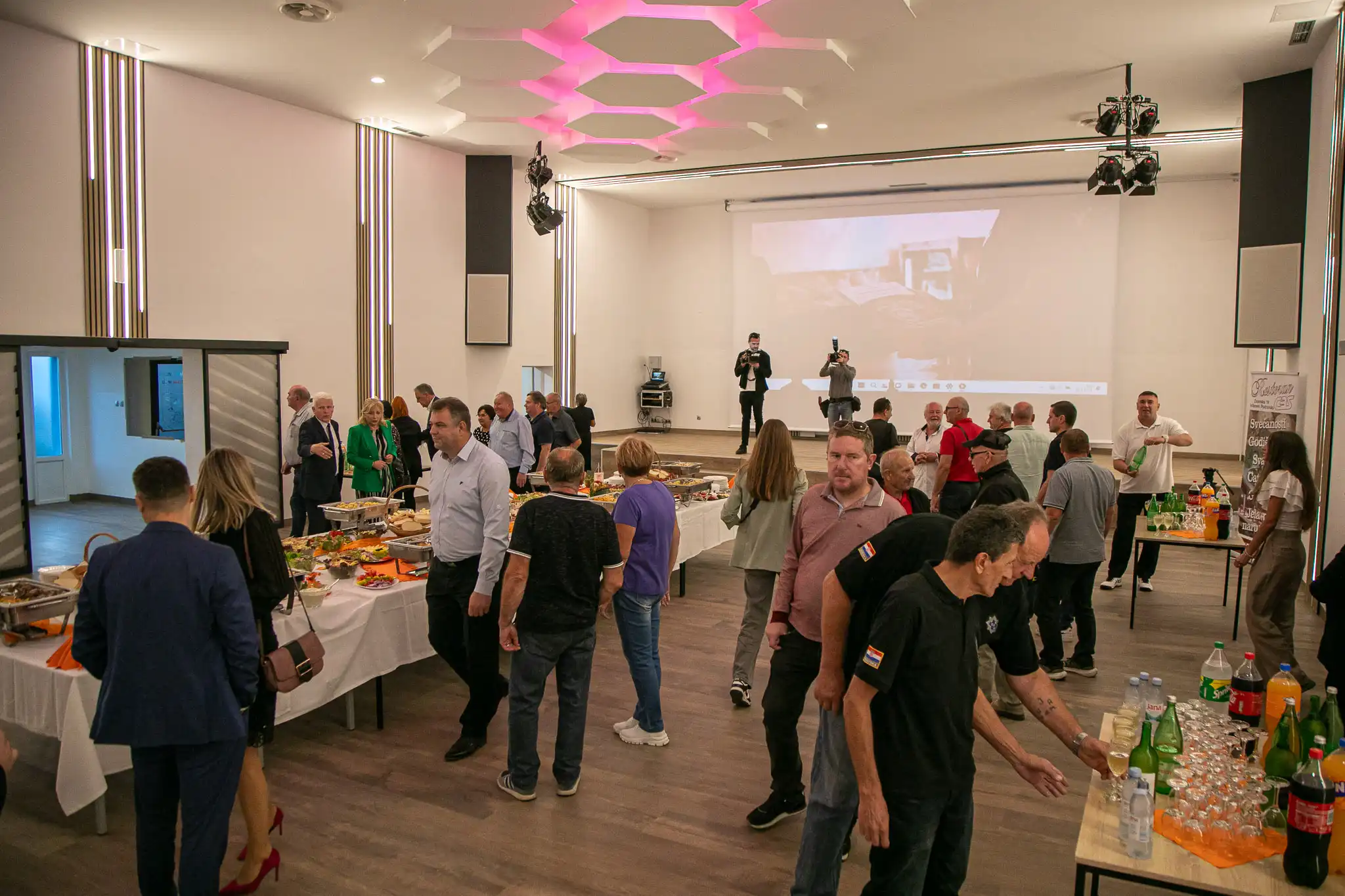 20240927-18_25_29__ZVMK3376 20240927-18_25_29__ZVMK3376