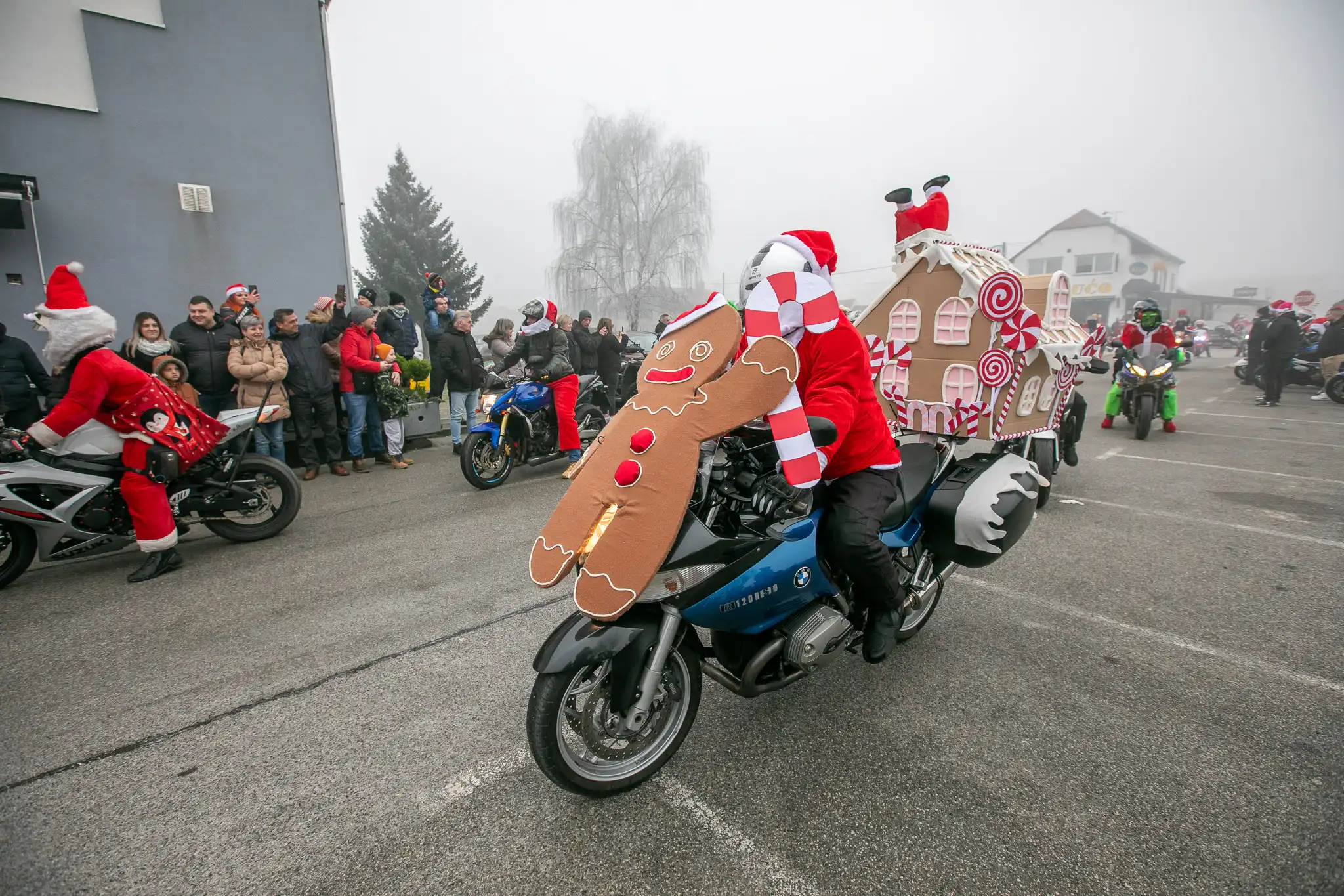 20241231-11_39_50__ZVMK2100 20241231-11_39_50__ZVMK2100