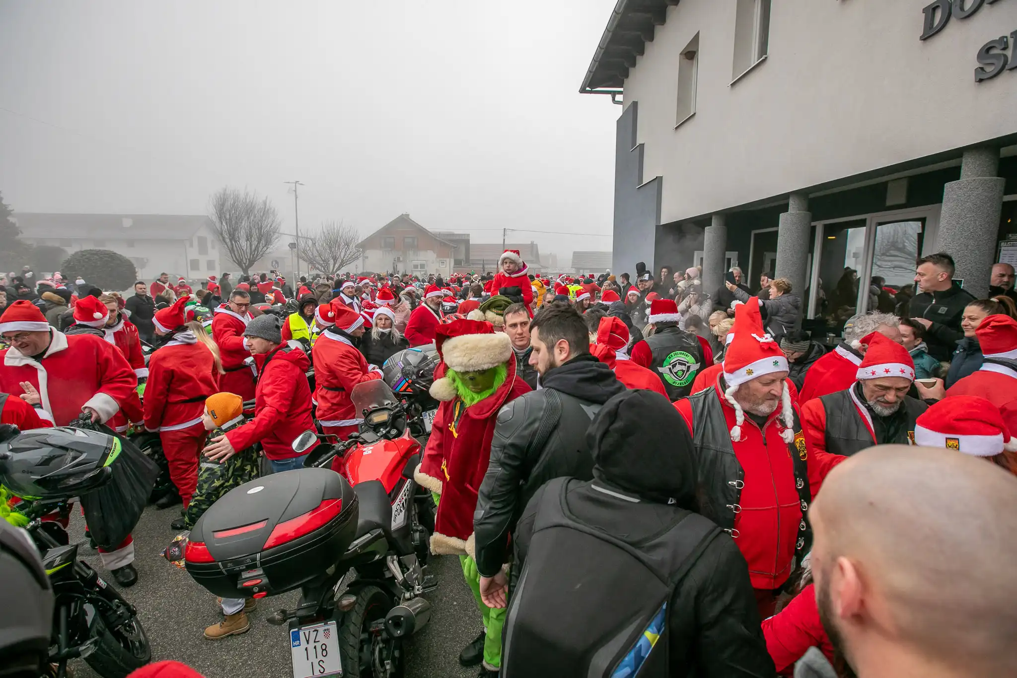 20241231-11_45_25__ZVMK2176 20241231-11_45_25__ZVMK2176