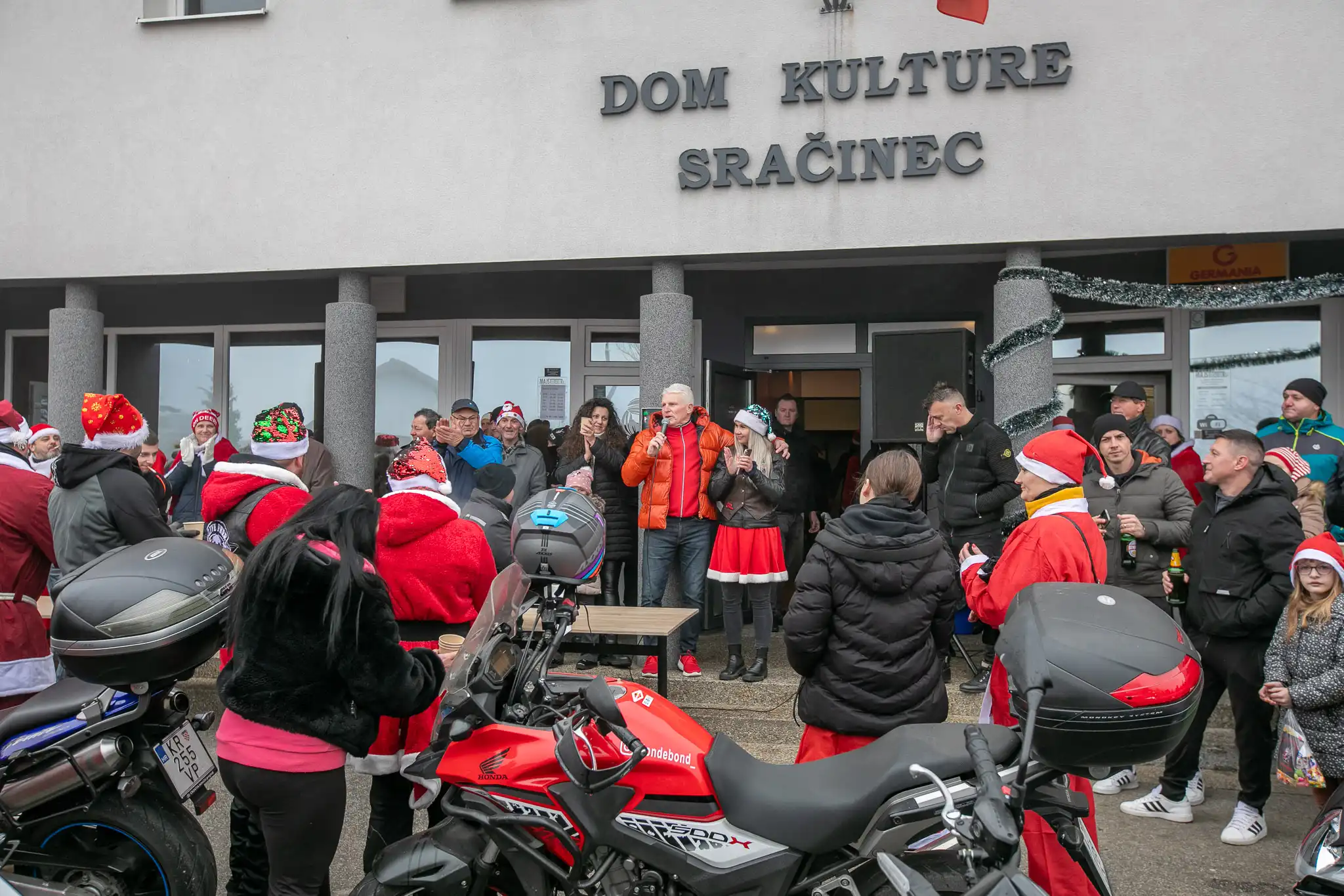 20241231-12_13_59__ZVMK2277 20241231-12_13_59__ZVMK2277