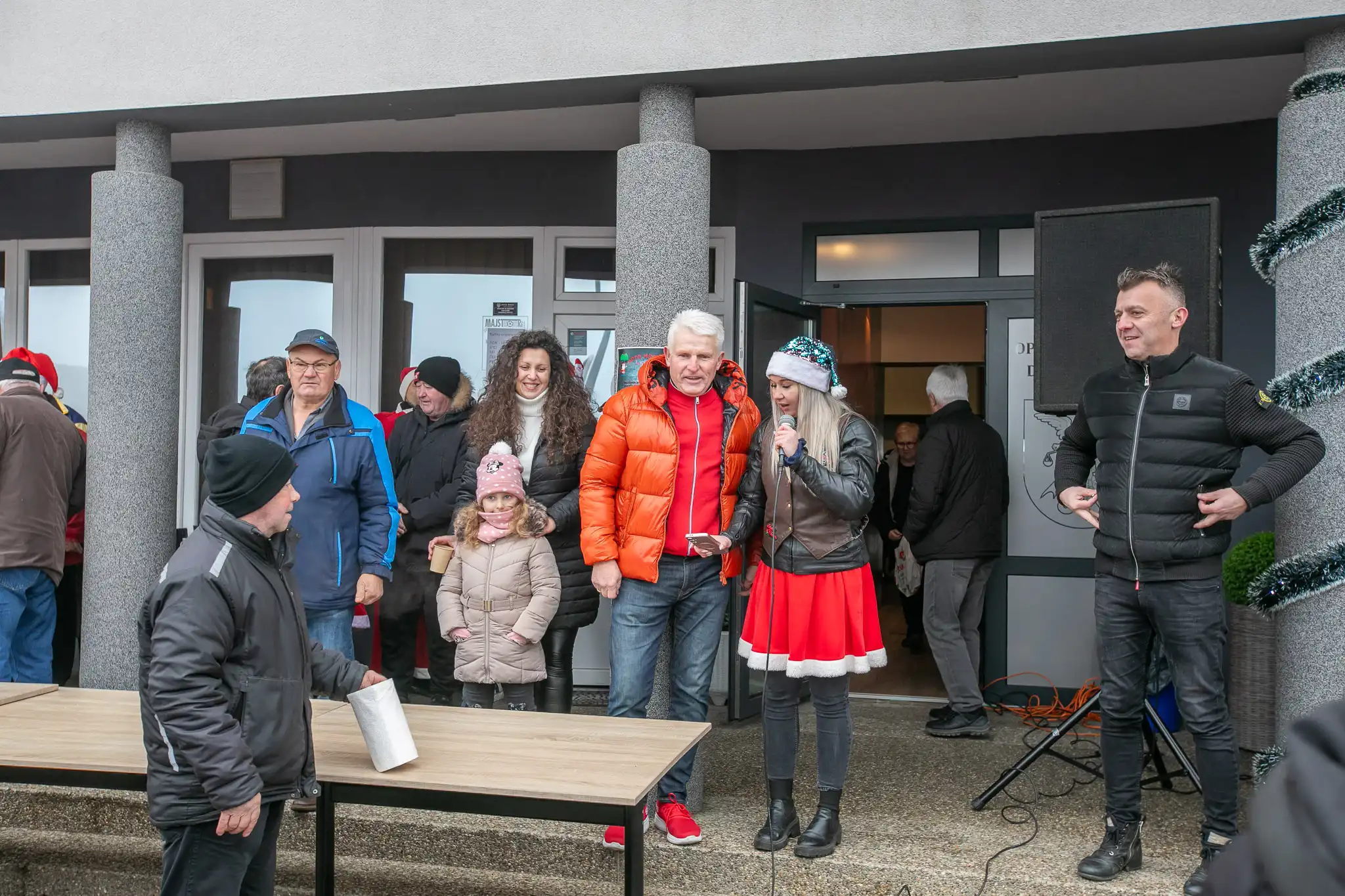 20241231-12_14_17__ZVMK2283 20241231-12_14_17__ZVMK2283