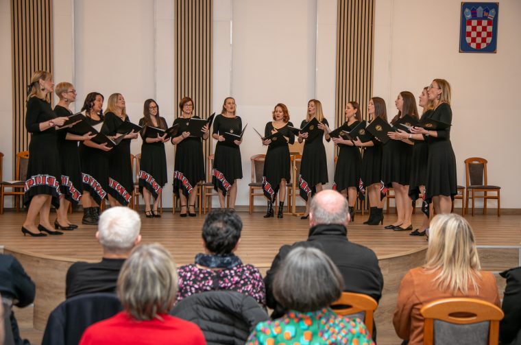 20251122-20_17_20__ZVMK1240 20251122-20_17_20__ZVMK1240