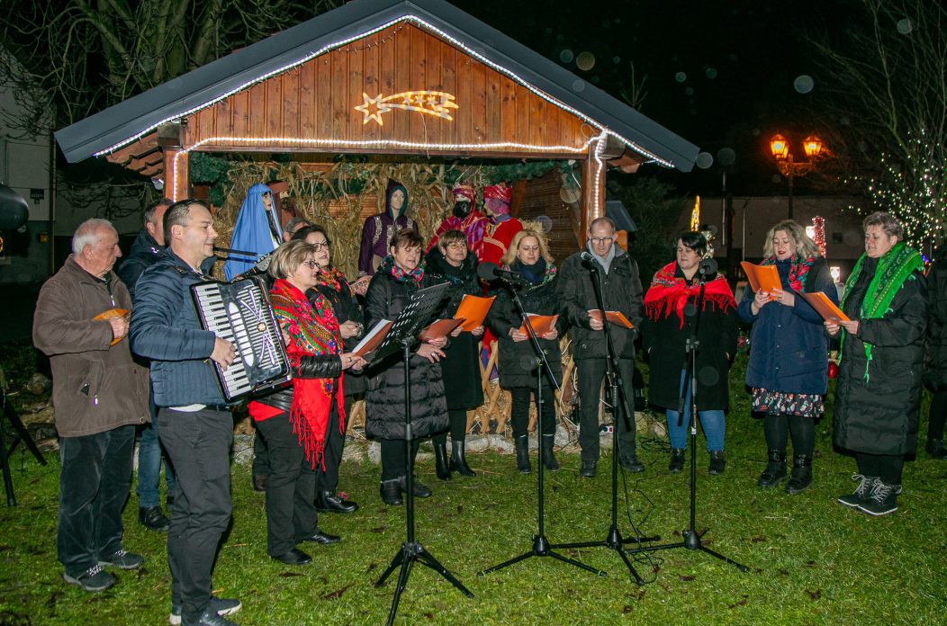 20251221-18_37_57__ZVMK2148