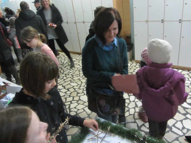 Božićni sajam u V. osnovnoj školi