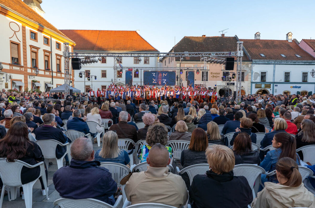 24.5.2025. – Orkestar 100 violina_FB Media (32 of 32) 24.5.2025. – Orkestar 100 violina_FB Media (32 of 32)