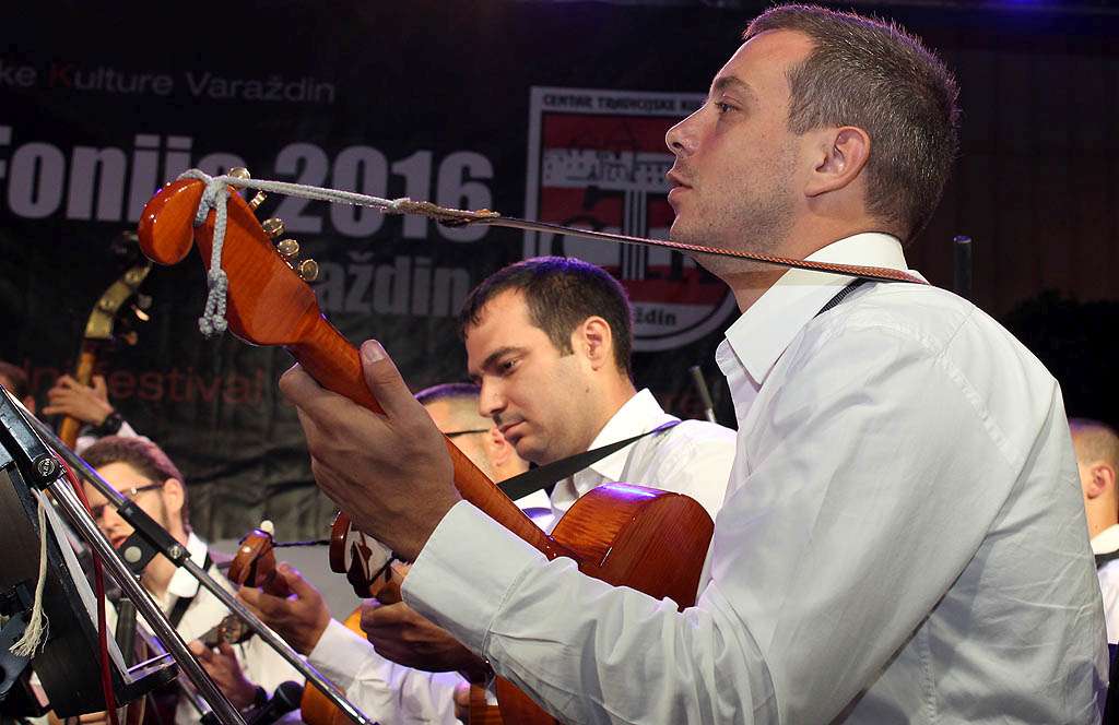 folkofonijadan121894781