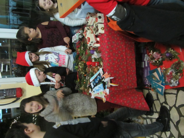 Božićni sajam u V. osnovnoj školi