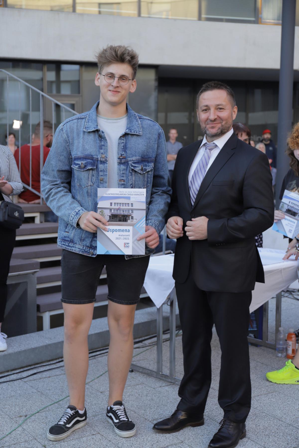 Image 5418886 (auto) Image 5418886 (auto)