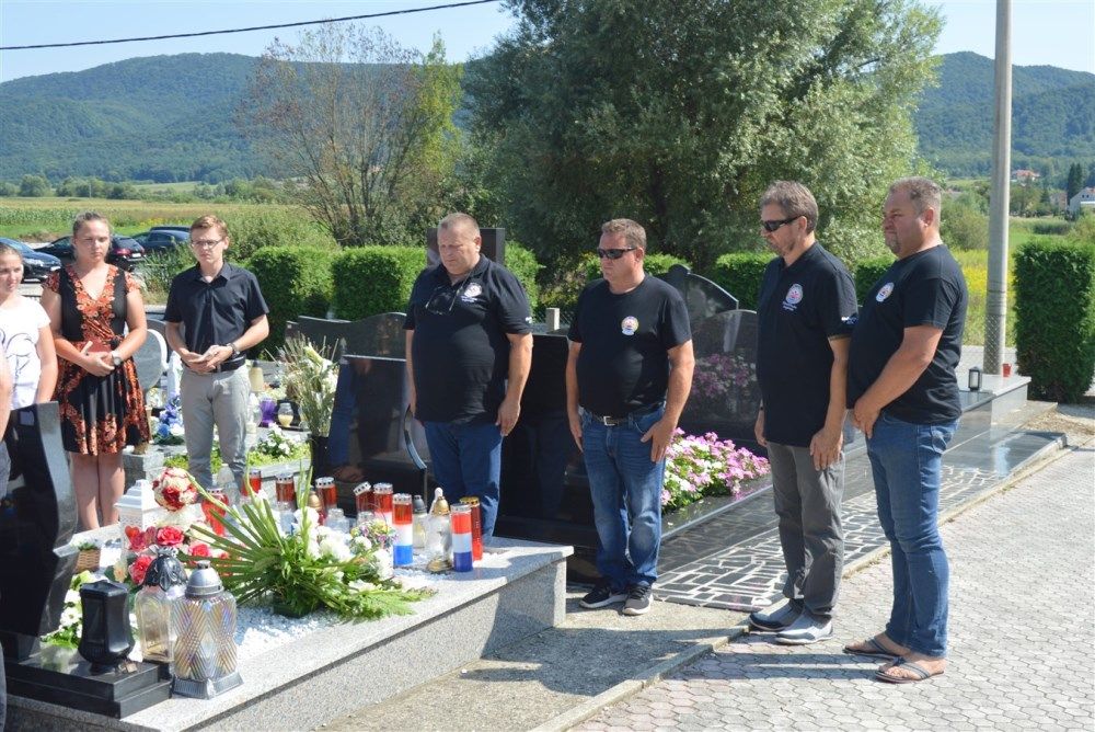 Image 3785865 (auto)