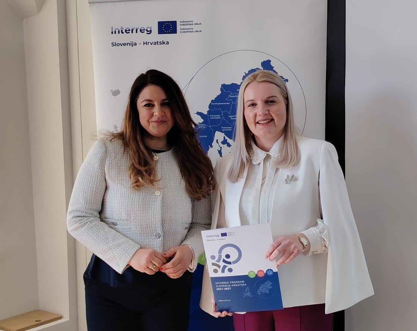 2c237fd7-a741-46ec-adc0-887544efe7f6 2c237fd7-a741-46ec-adc0-887544efe7f6