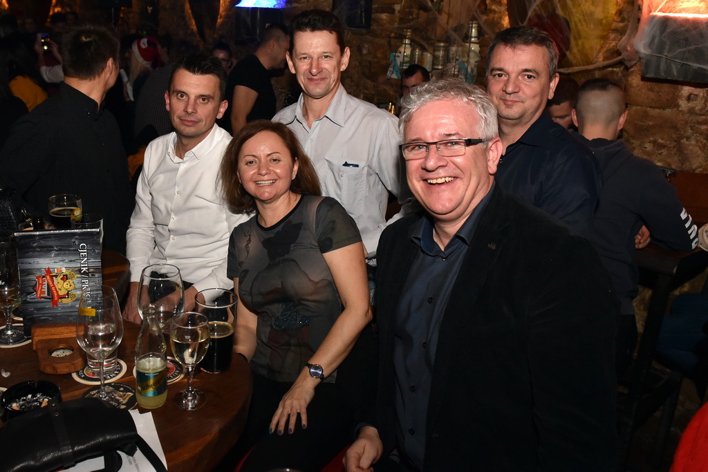 Medina Škrinja humanitarne karaoke 20.12.2019.