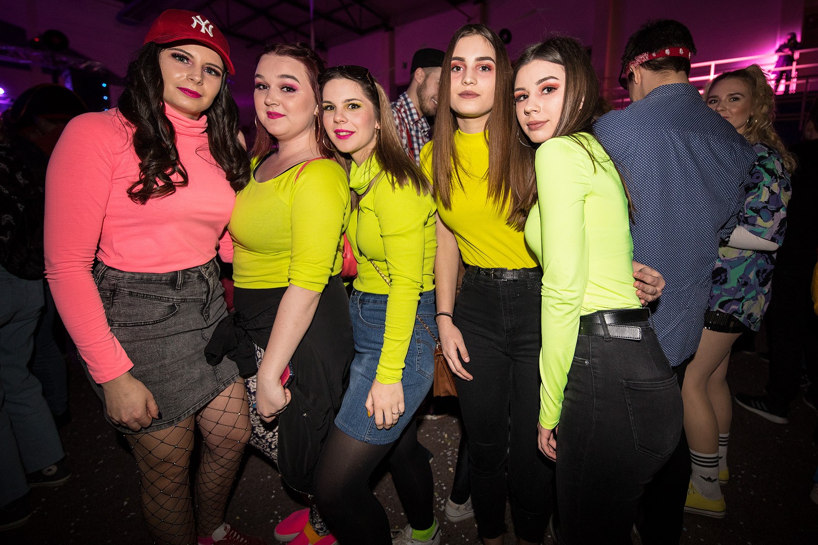TRASH PARTY U PRELOGU Minea, Ivana Banfić i Ella napravile ludnicu na partyju!