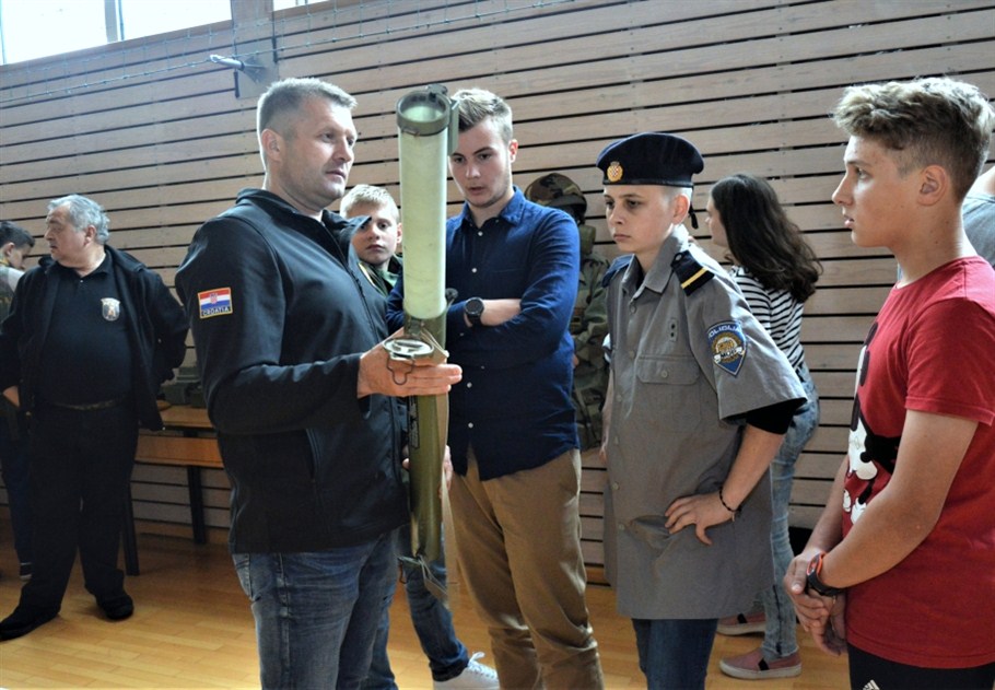 Image 3651215 (auto)