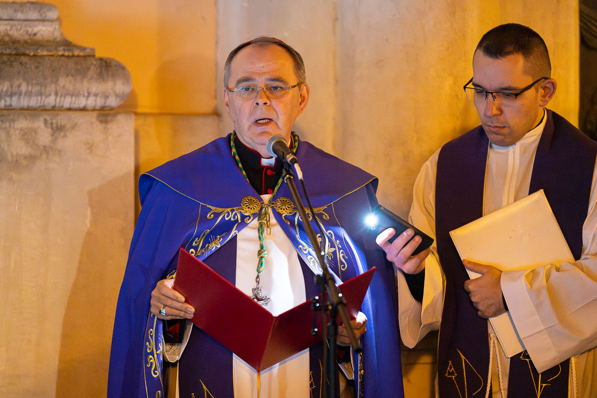 30.11.2024. – Advent i paljenje prve svijeće ispred katedrale_FB Media (4 of 25) 30.11.2024. – Advent i paljenje prve svijeće ispred katedrale_FB Media (4 of 25)