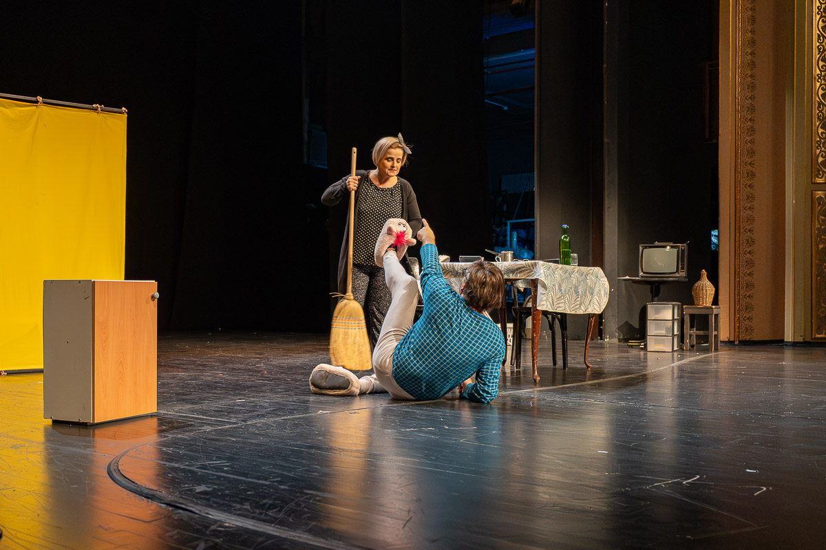 Gola istina – Alex i Bara