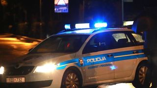 Policija, sirene, noć