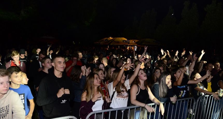 Image 3794799 (auto) Image 3794799 (auto)