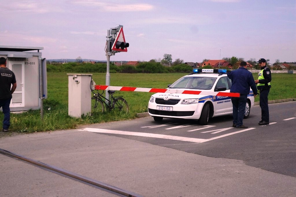 vlak7943697