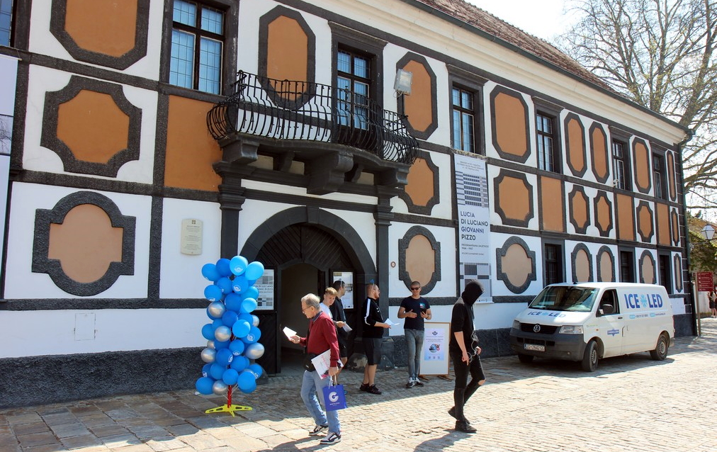 Prva privatna gimnazija s pravom javnosti