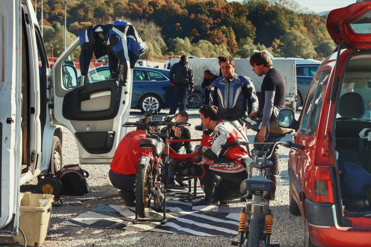 Tomos