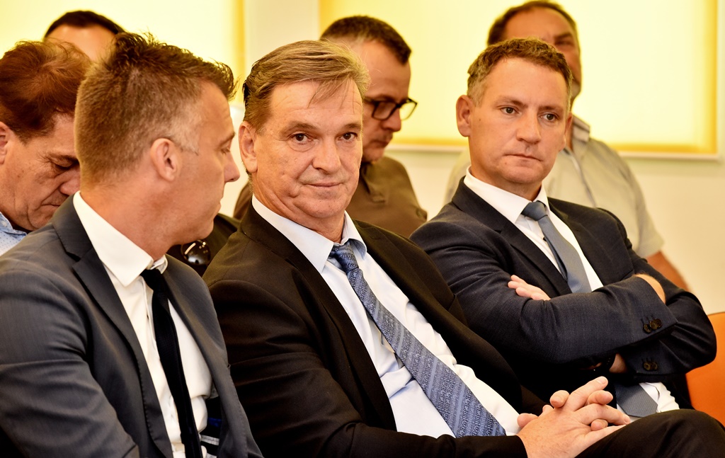 Image 5837993 (auto)