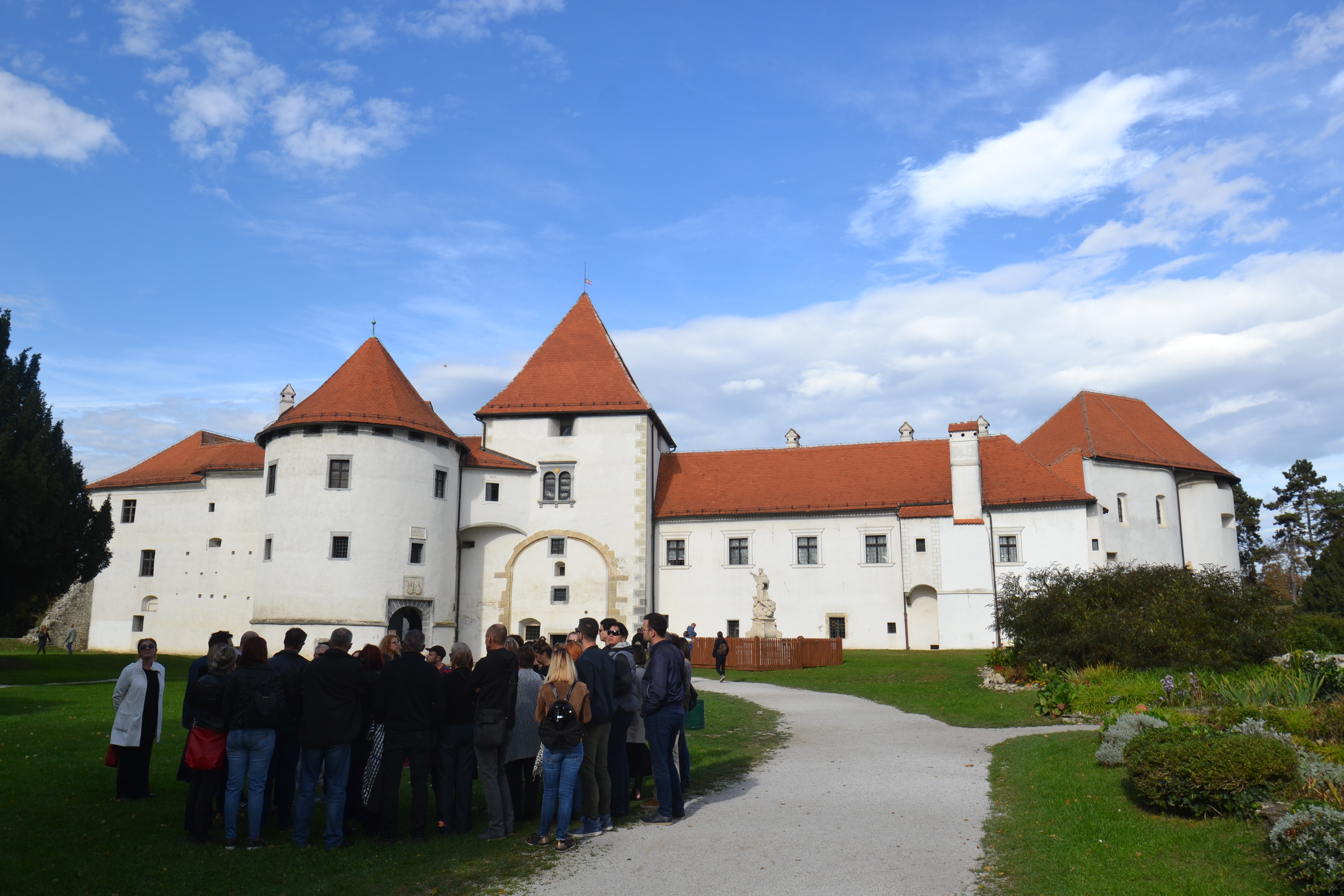 Šetnja Varaždinom u sklopu projekta ‘Čiji je ovo grad?’ Šetnja Varaždinom u sklopu projekta ‘Čiji je ovo grad?’