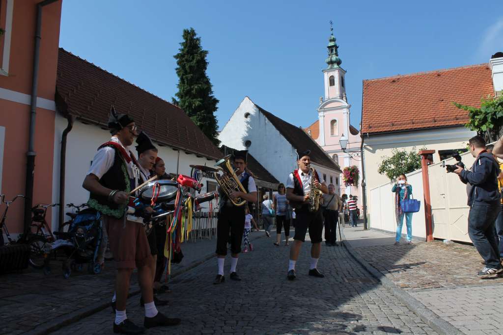 fanfaratranse002142215