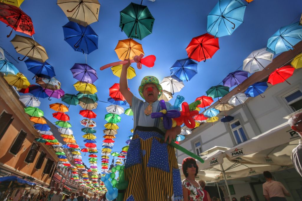 2044932216208773712805673870676