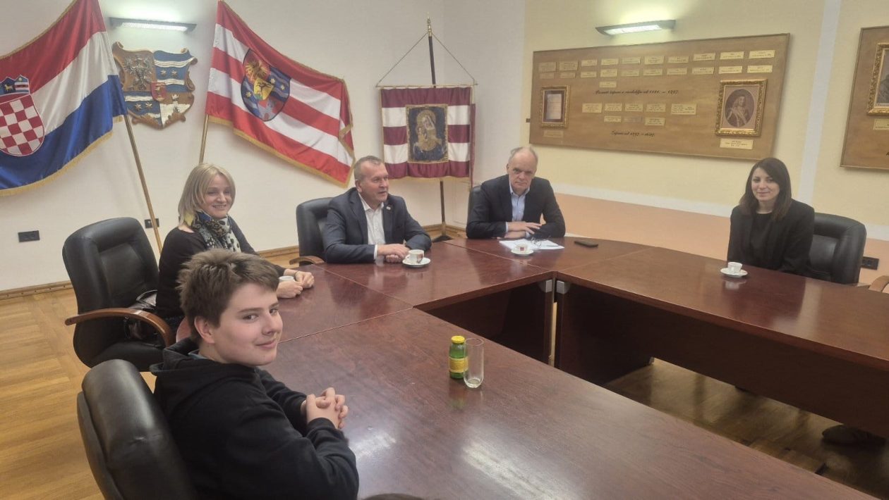 3917257e-dd51-456b-93cd-eade60034638