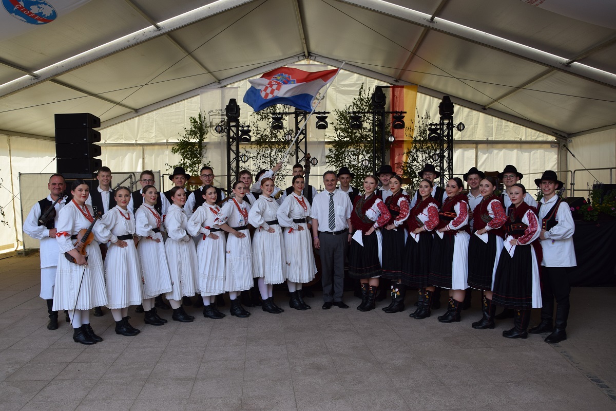 Image 5771865 (auto)