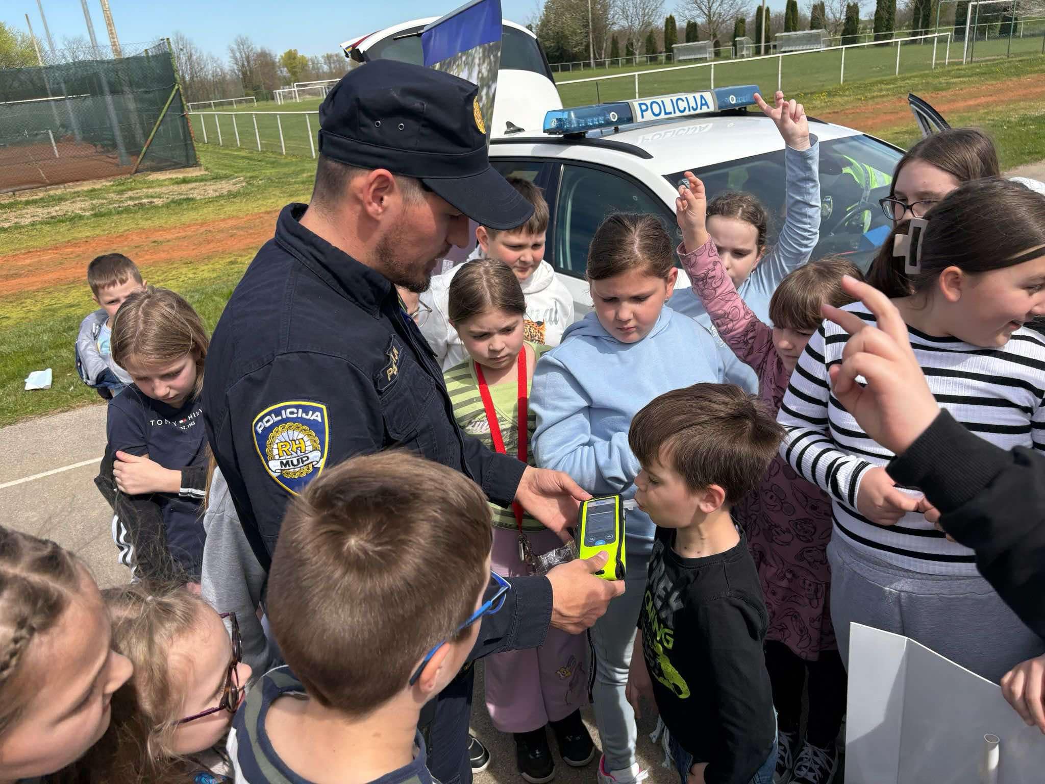 398d7dfd-e9f4-41e2-b7d4-49ed623206c0 398d7dfd-e9f4-41e2-b7d4-49ed623206c0