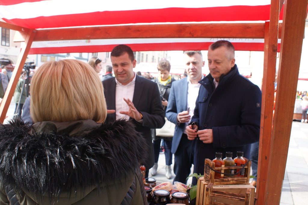 Image 5646903 (auto)