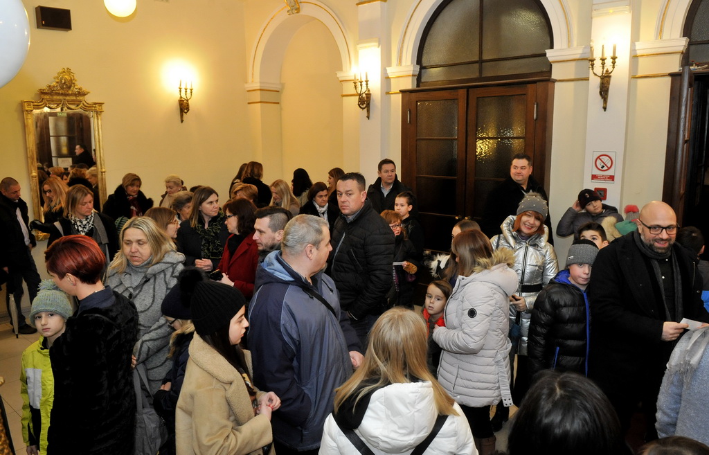 Praizvedba predstave Trojica u Trnju