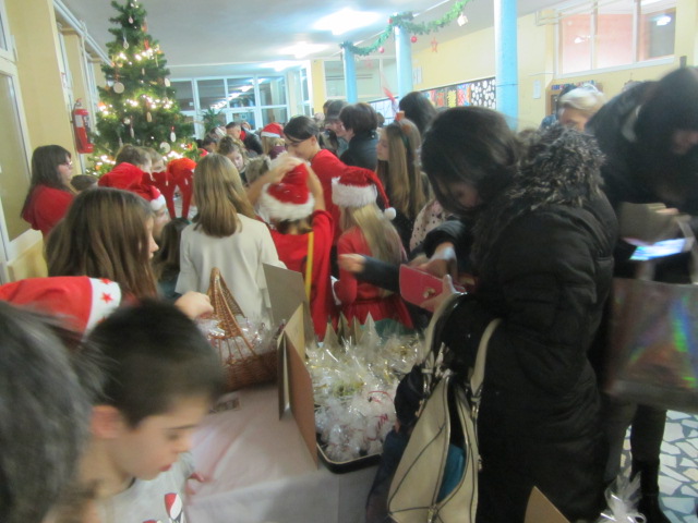 Božićni sajam u V. osnovnoj školi