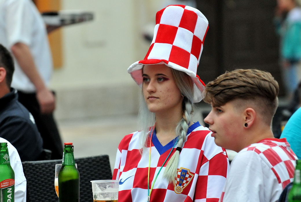 Navijači na Korzu, utakmica Hrvatska – Engleska