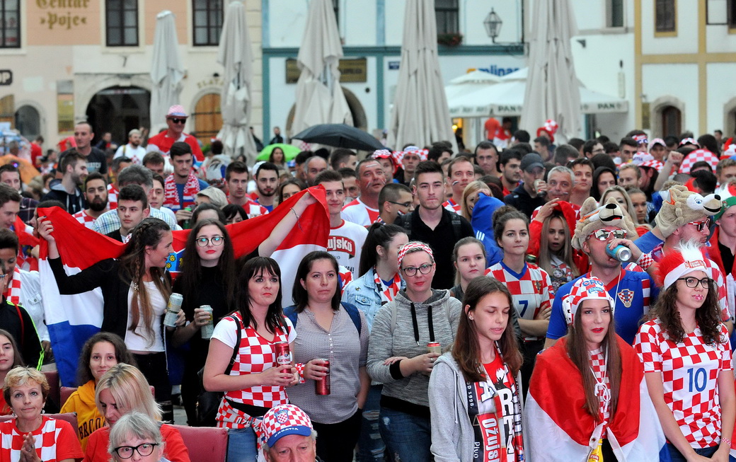 Navijači na Korzu, utakmica Hrvatska – Engleska