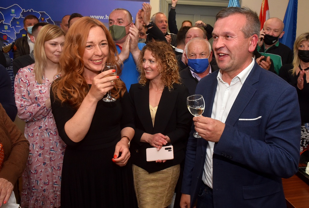 Image 4942834 (auto) Image 4942834 (auto)