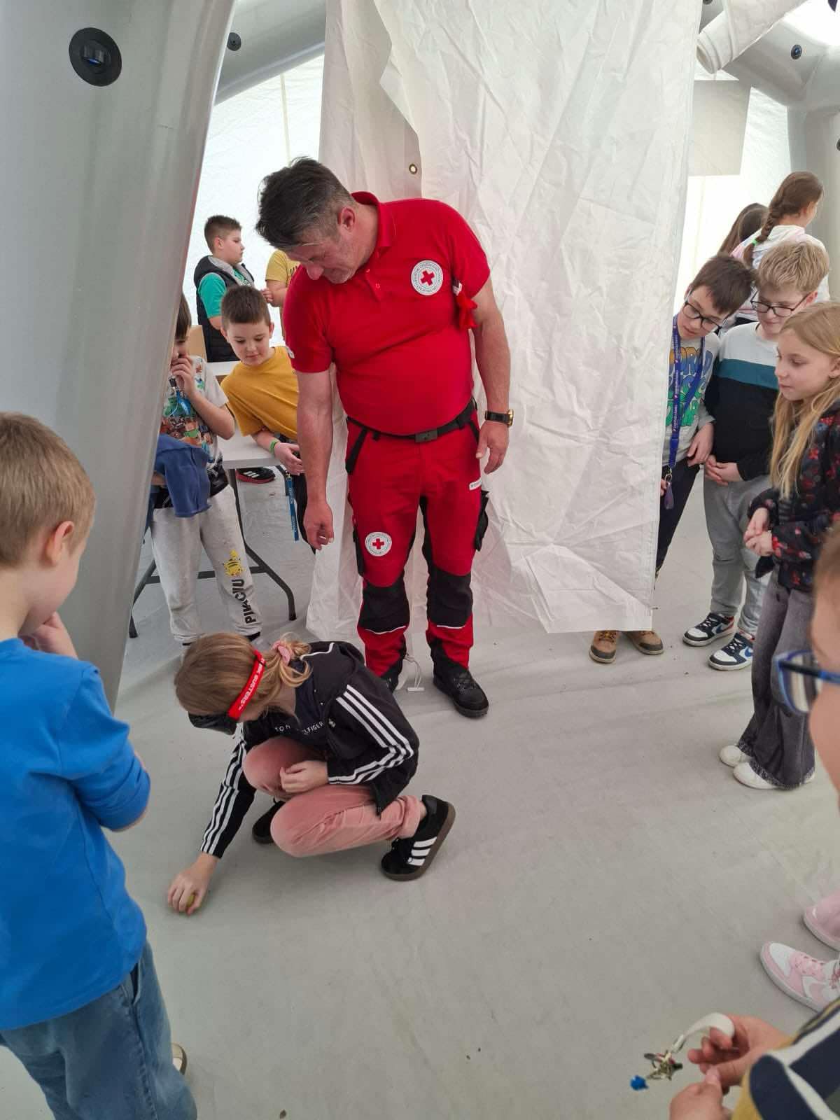 3e005a4f-9769-44f9-bf68-7cec24edf4d2 3e005a4f-9769-44f9-bf68-7cec24edf4d2