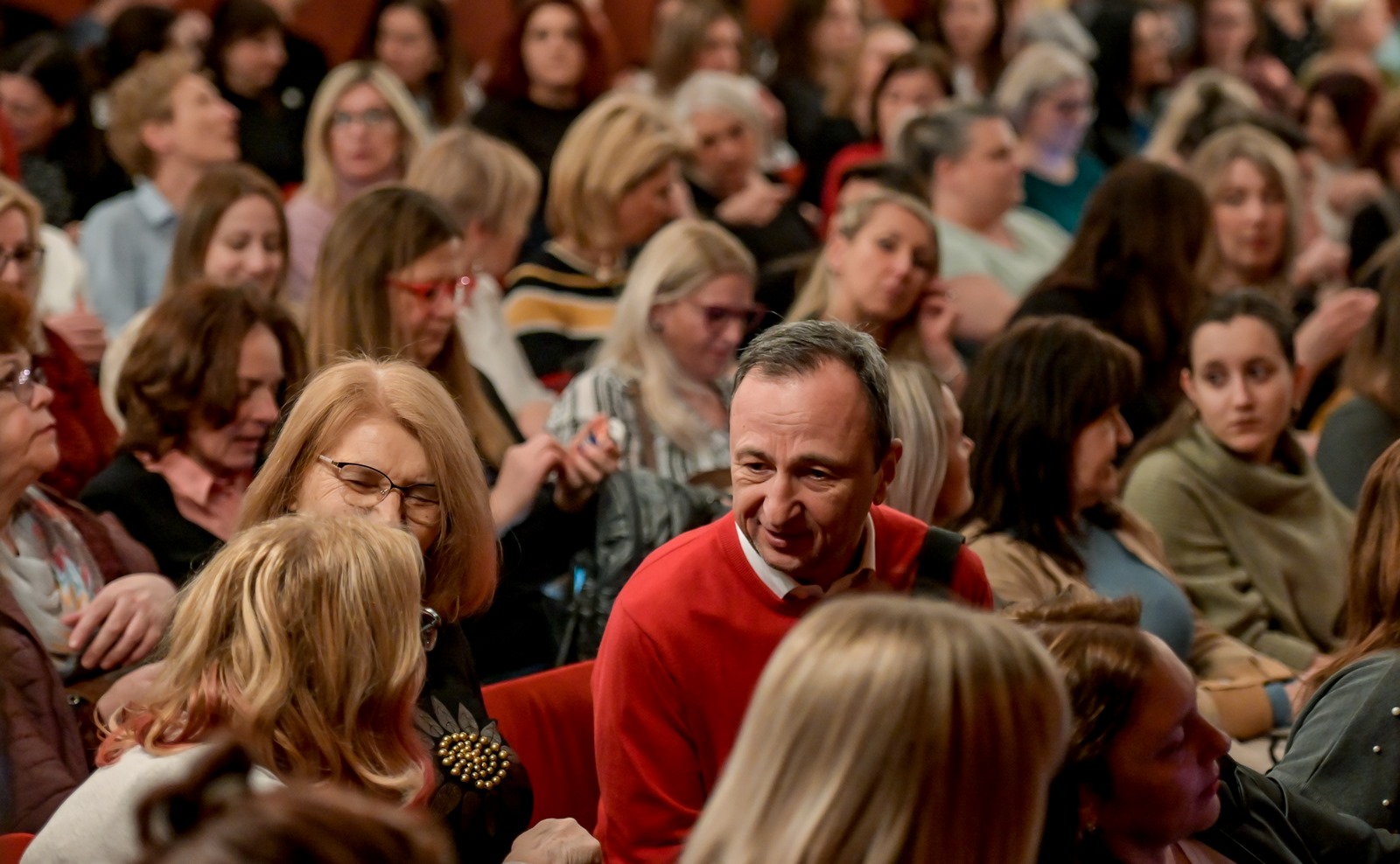 Tjedan smijeha, Kerekesh Teatar