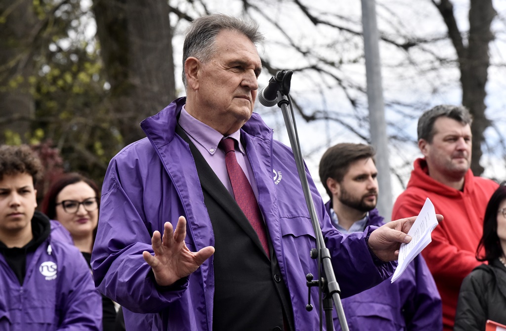 Prosvjed ‘Dosta je!’