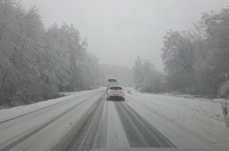 snijeg jak vjetar marof snijeg jak vjetar marof