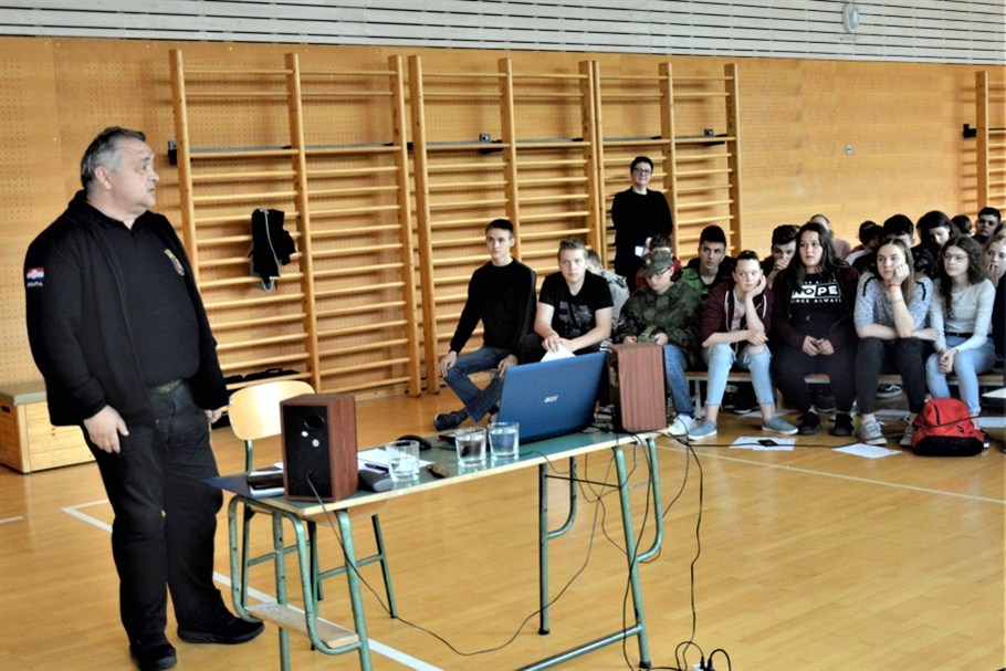 Image 3651191 (auto)