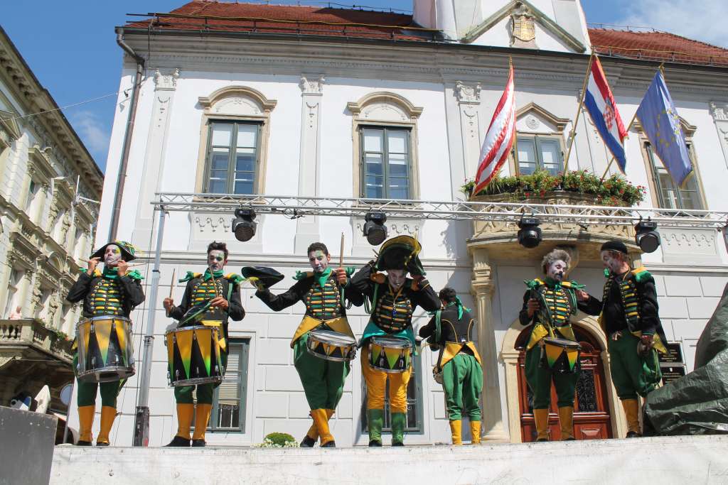 fanfaratranse027494954