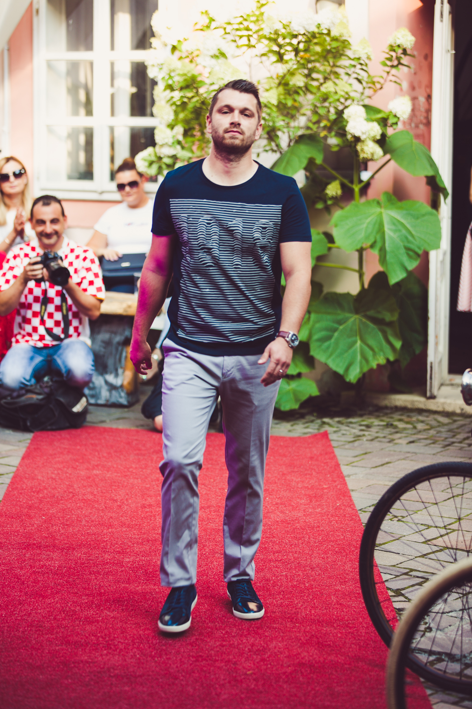 Image 2729507 (auto) Image 2729507 (auto)