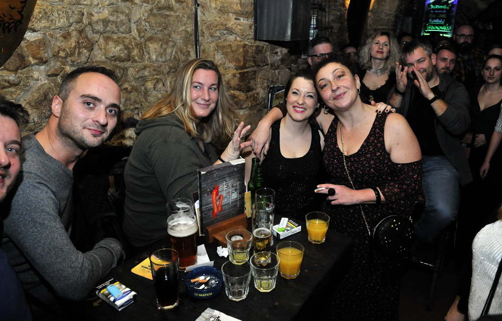 IT’S ONLY ROCK ‘N’ ROLL Band jamIT prodrmao publiku u Medinu škrinji