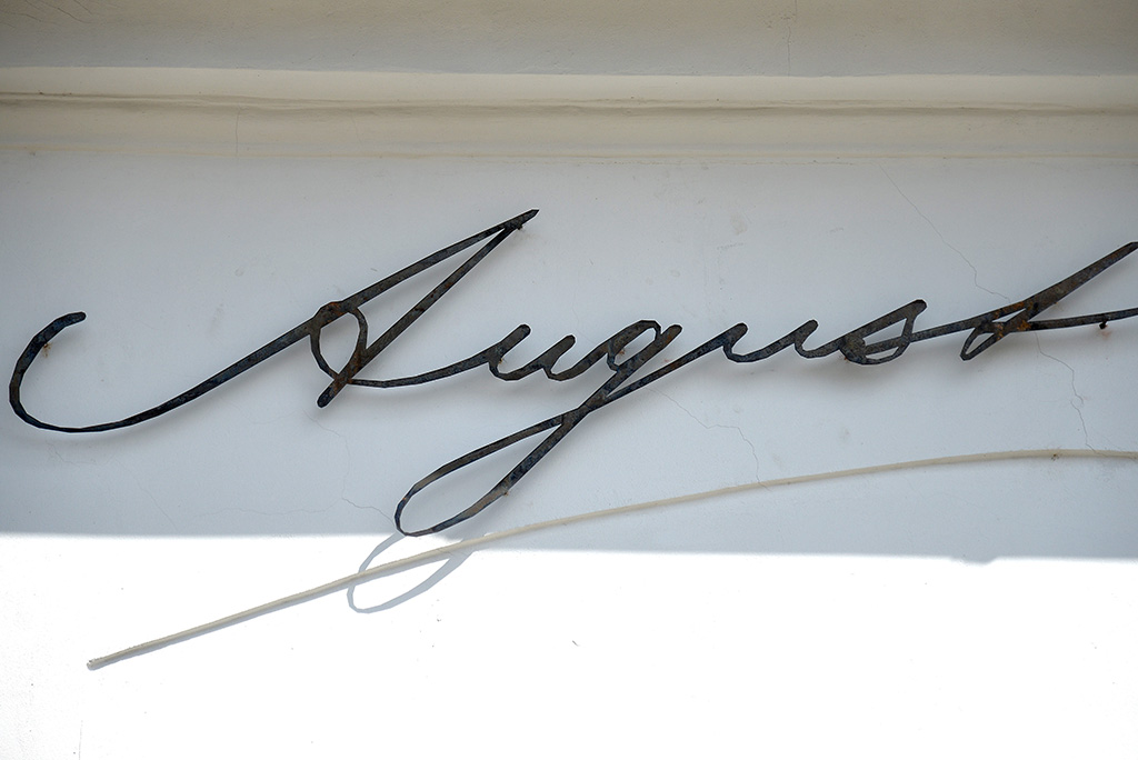 restoranaugust13387203